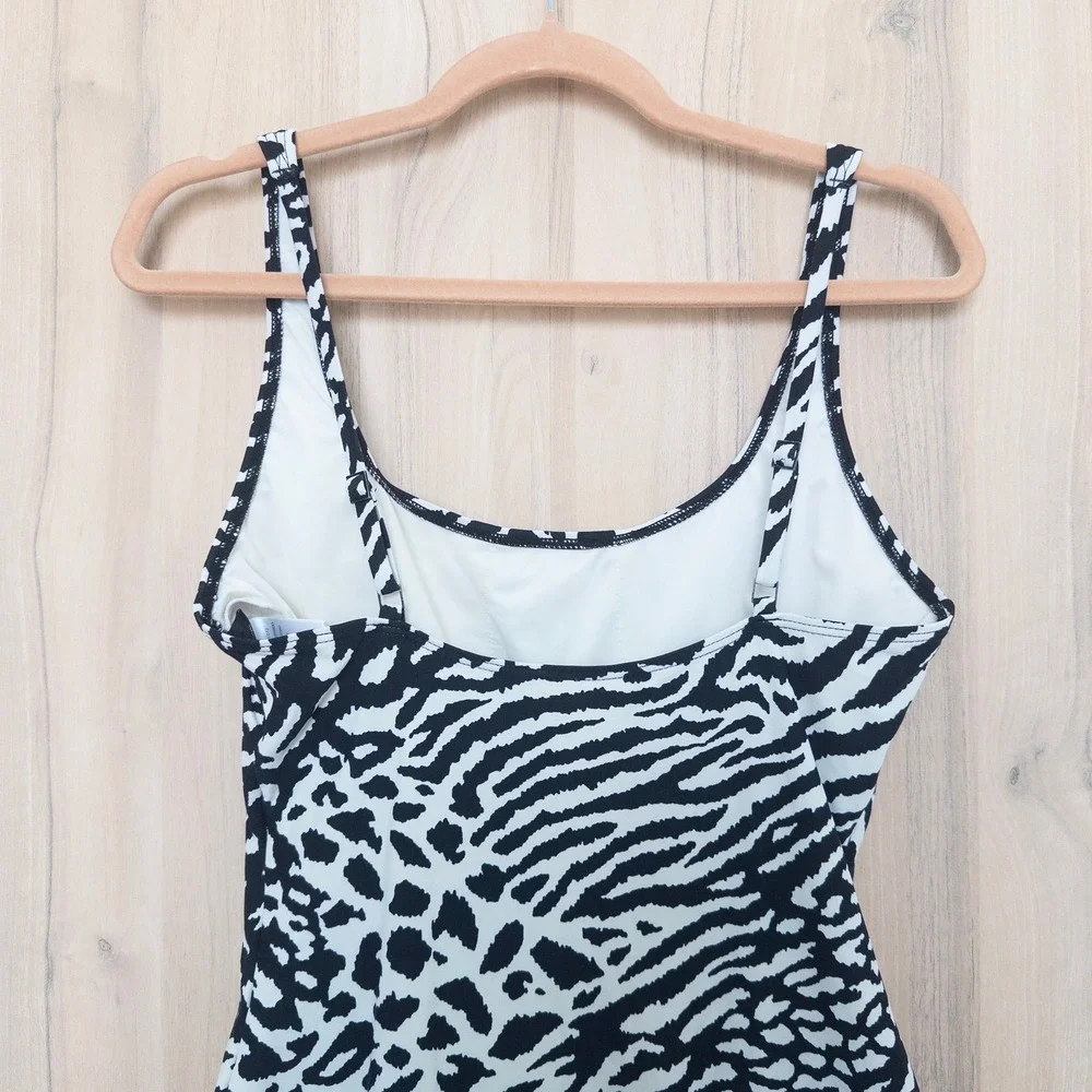 DKNY One Piece Swimsuit Size 12 Black White Zebra Animal Resort Coastal Chic‎ - Picture 5 of 6